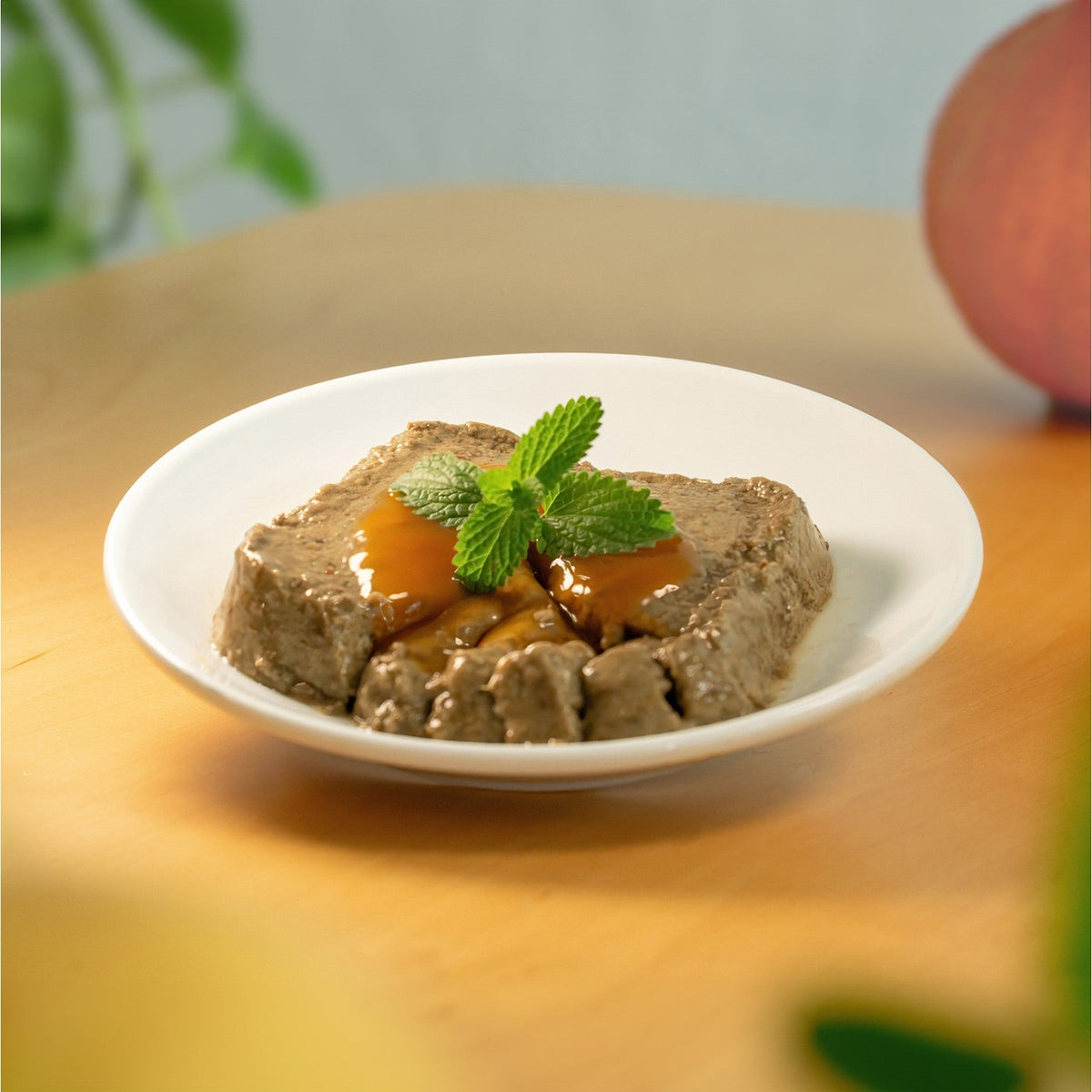I love my cat Katzennassfutter Insekten Paté mit Kürbis-Topping im Teller - BioTierFutter Onlineshop