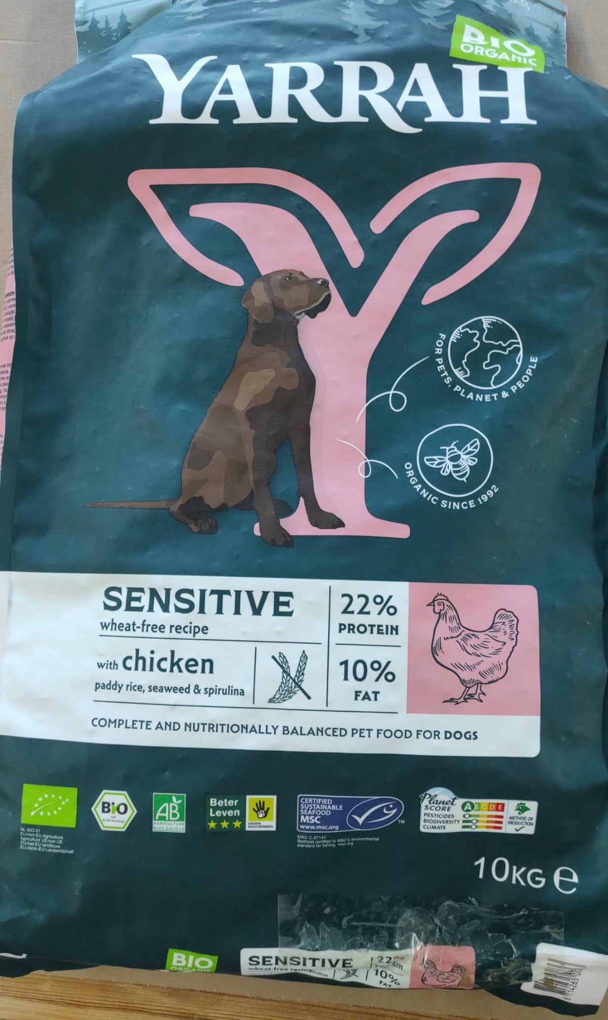 Rette mich: Yarrah Bio Hund Trockenfutter Erwachsene empfindlich Huhn & Reis
